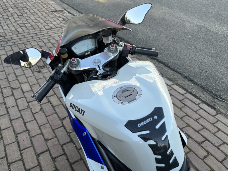 848