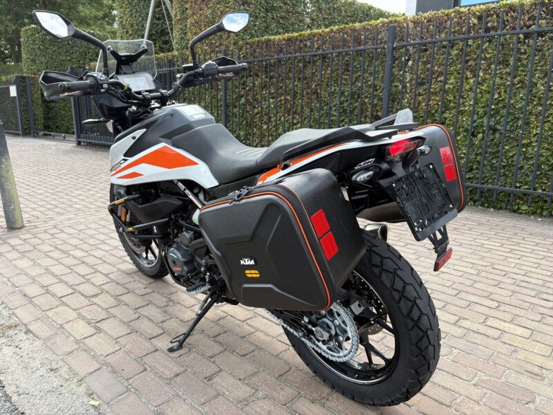 Adventure 390