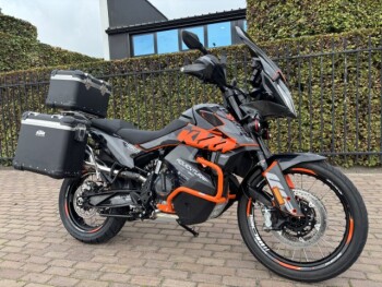 Adventure 790