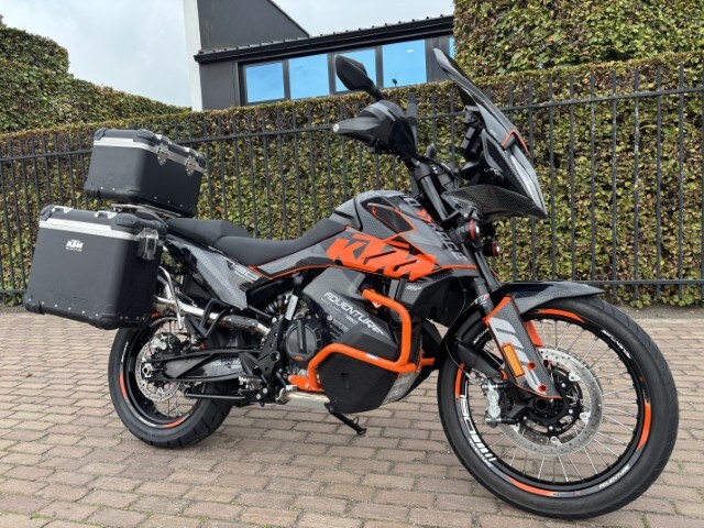 Adventure 790
