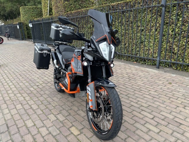 Adventure 790
