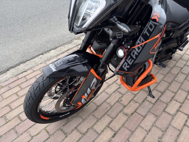 Adventure 790