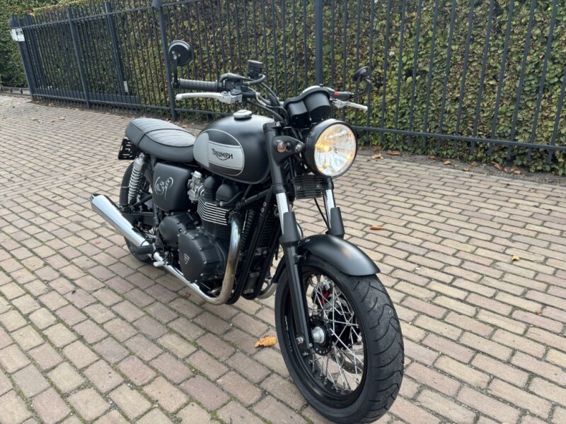 Bonneville SE 