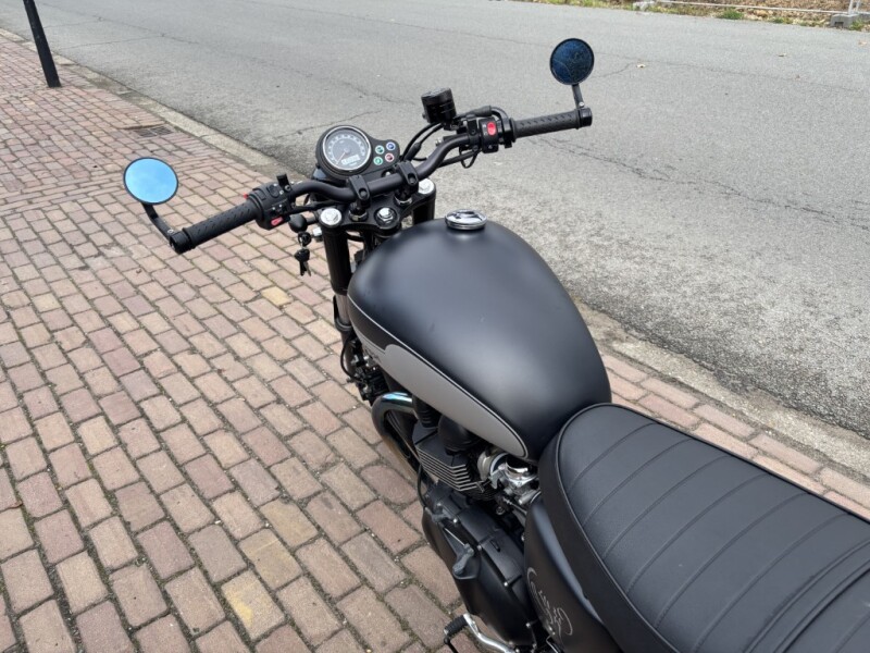 Bonneville SE 