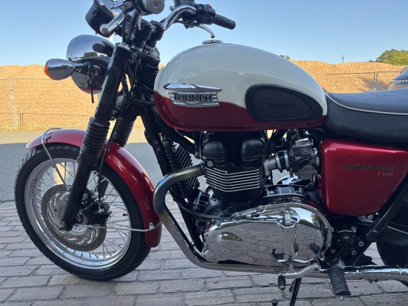 Bonneville T 100