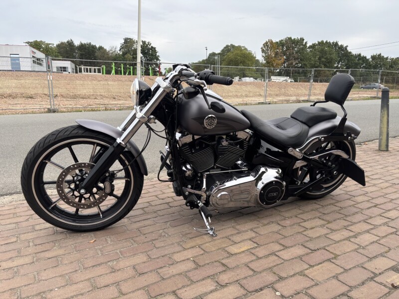 Breakout 1700cc