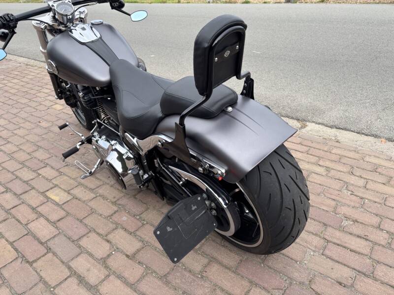 Breakout 1700cc