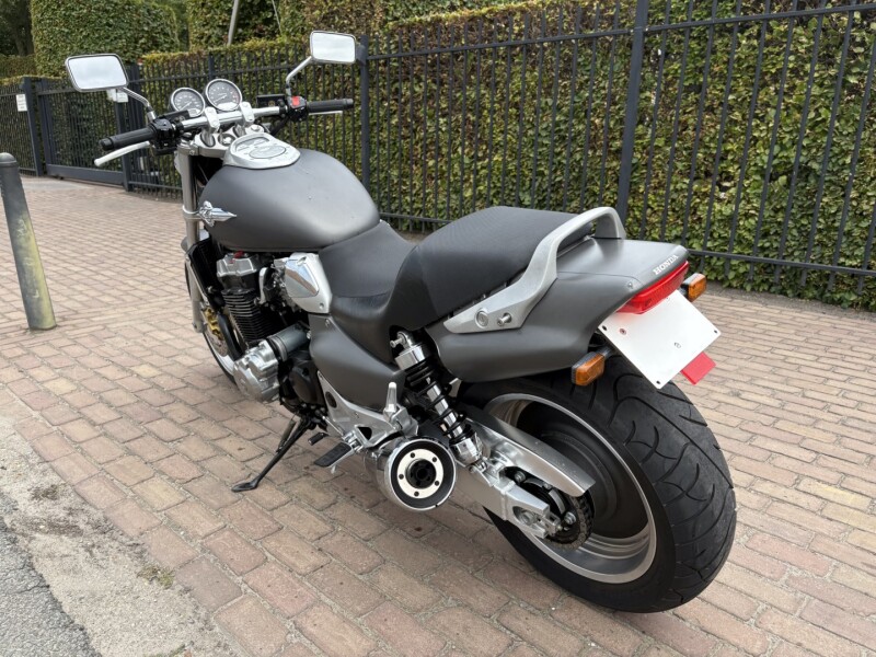 CB 1300 X4