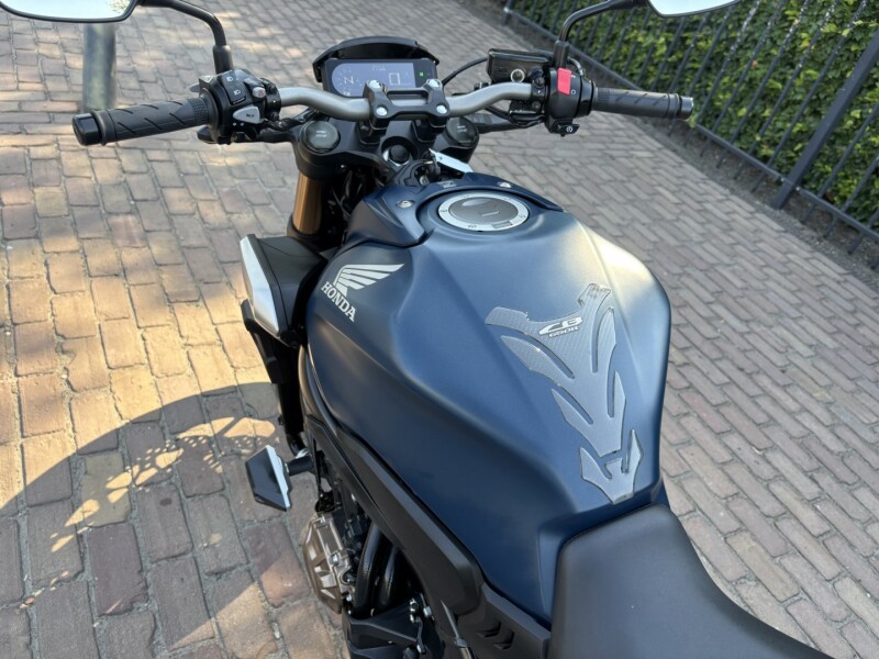 CB 650 R