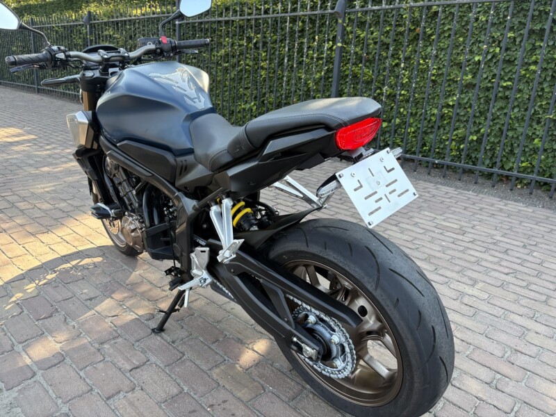 CB 650 R