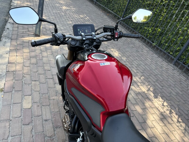 CB 650 R E-Clutch 