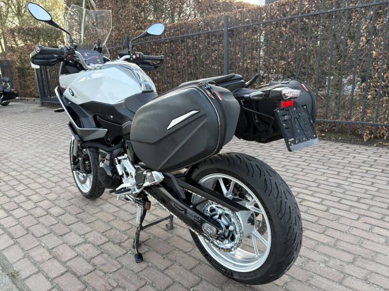 F 900 XR