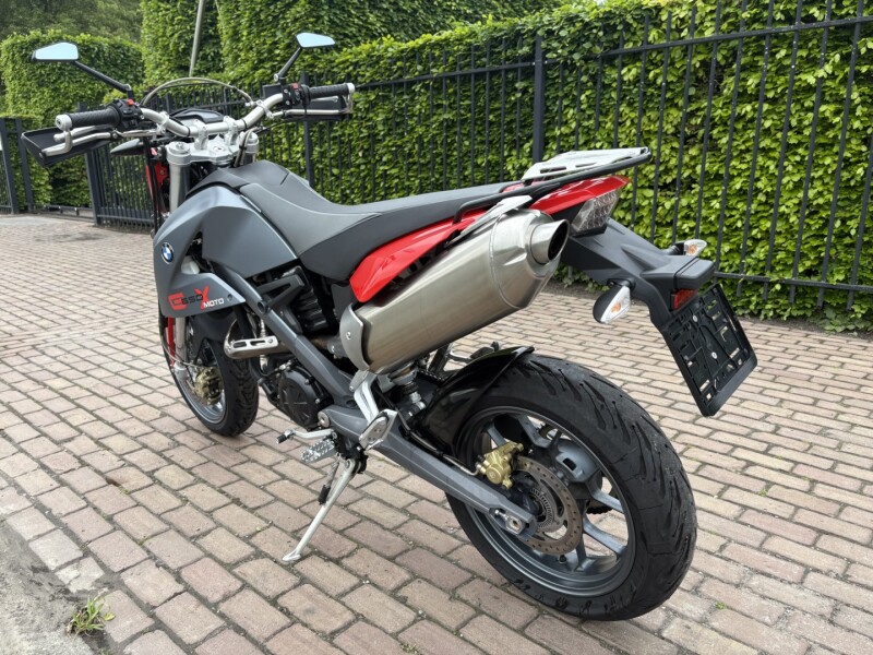 G 650 X