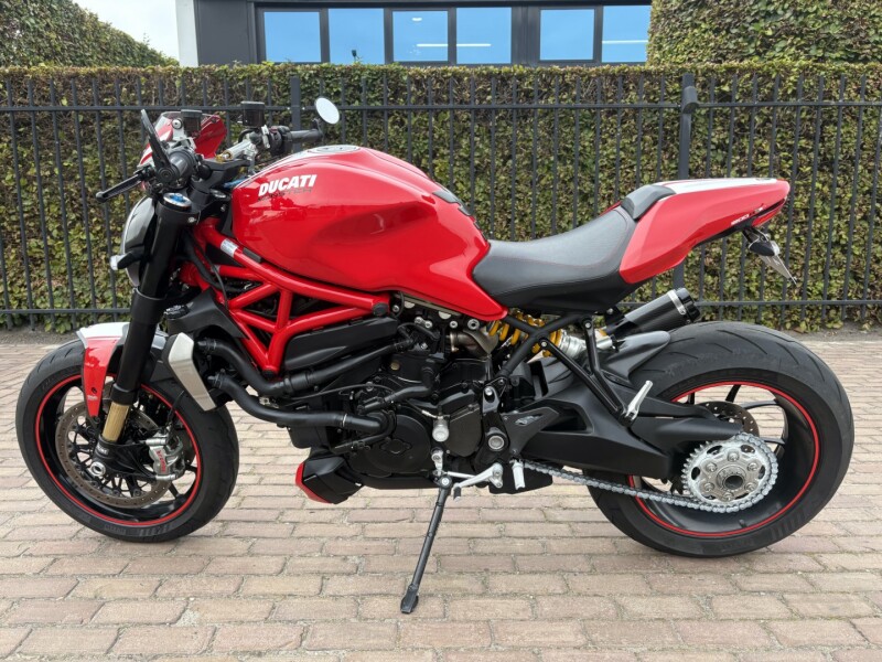 Monster 1200 R