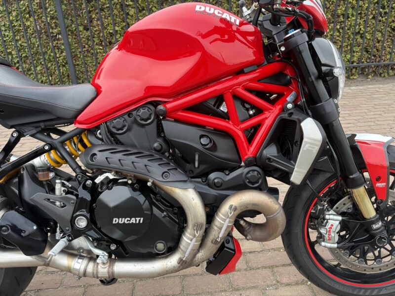 Monster 1200 R