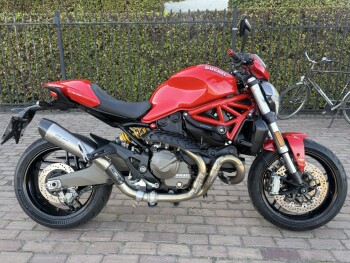 Monster 821