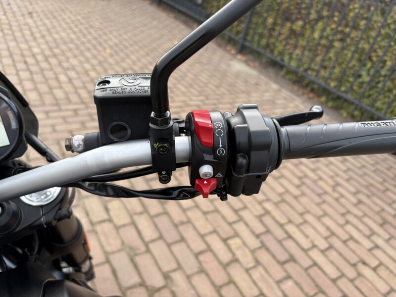 Scrambler 800 Icon Dark
