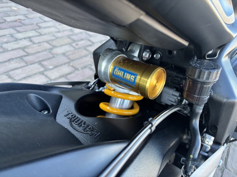 stree triple rs 765cc
