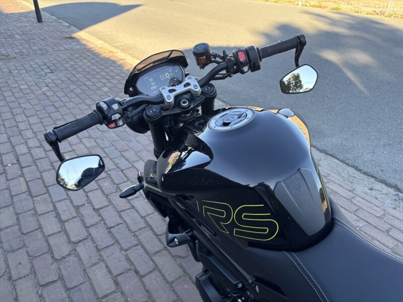 stree triple rs 765cc