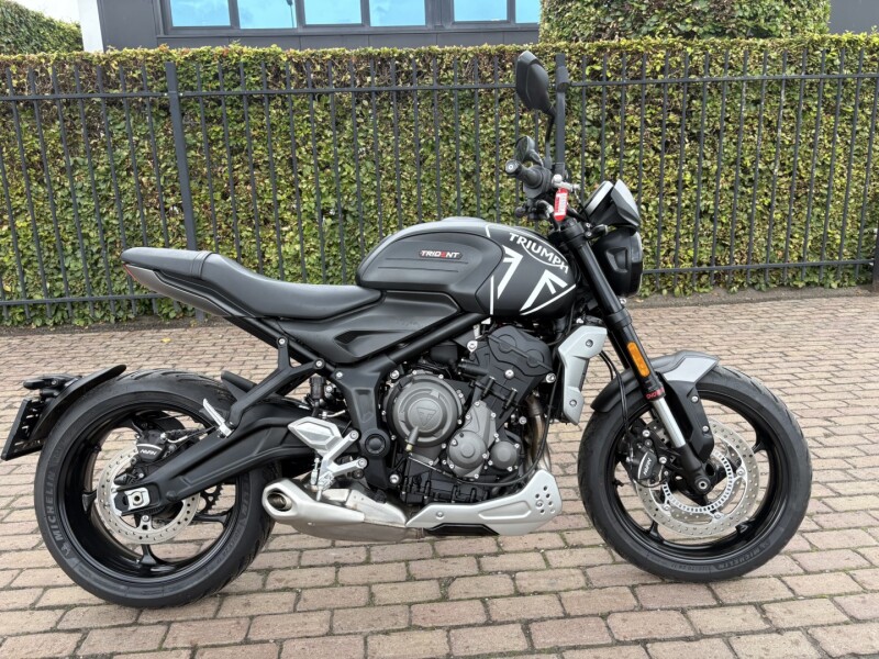 Trident 660