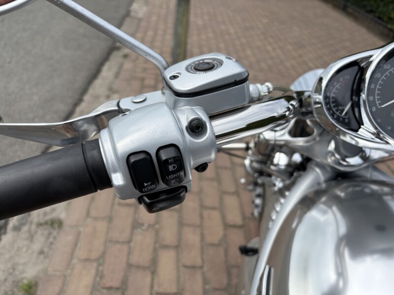 V - Rod (100 Jarige)