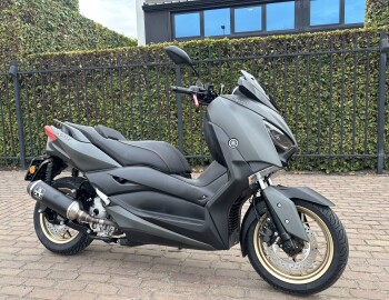 Xmax 300  tech max