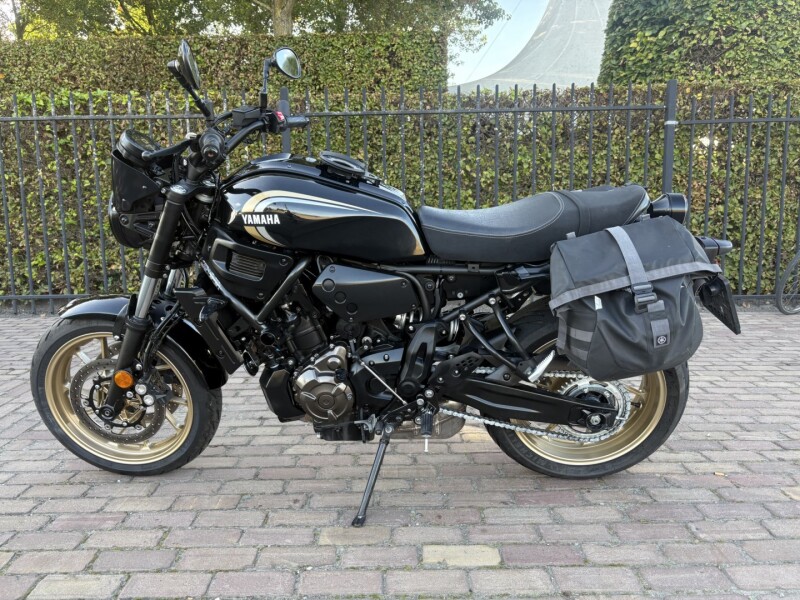 XSR 700