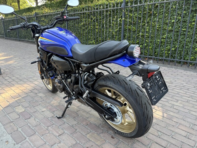 XSR 700