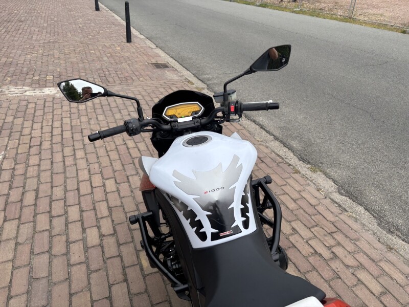 Z1000